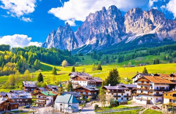 Mountain Town in Italy Has Beautiful Views and Tasty Food