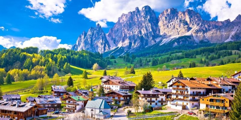 Mountain Town in Italy Has Beautiful Views and Tasty Food